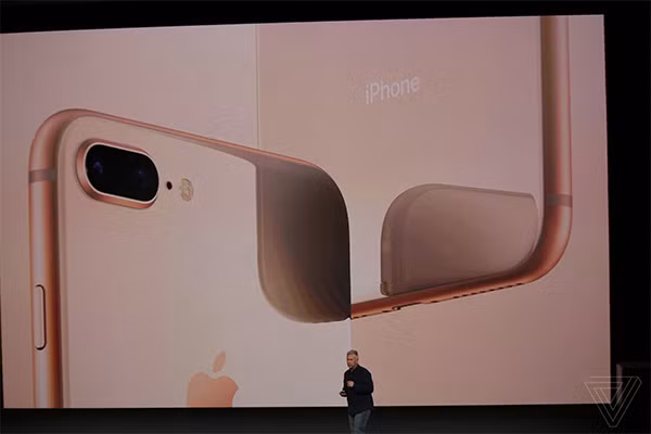 Máy có kiểu dáng tương tự iPhone 7 và 7 Plus. Ảnh: The verge.