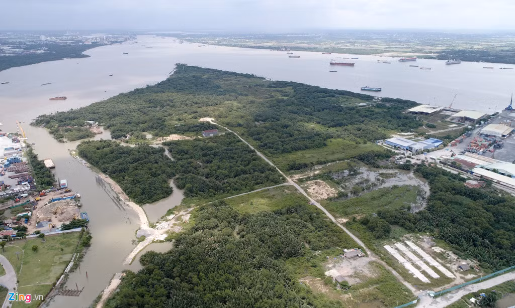 Theo thiết kế, mảng xanh nguyên thủy khu đất này sẽ biến thành các hạng mục công trình, gồm công viên đa chức năng, bến cảng du thuyền quốc tế, cao ốc văn phòng hạng A, căn hộ cao cấp, khu biệt thự nghỉ dưỡng, khách sạn 5 sao, trung tâm thương mại... cùng nhiều hạng mục công trình hạ tầng kỹ thuật.