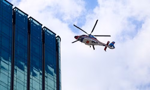 Theo đó, trực thăng sẽ phục vụ khách VIP di chuyển từ bãi đáp Times Square đi sân bay Tân Sơn Nhất và ngược lại. Ảnh: CafeBiz.