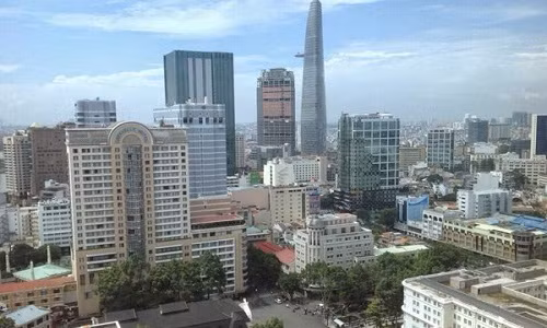 Nha 100 ty dong thue gan 6 trieu: Dan giau giau tien vao BDS