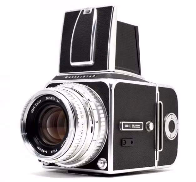 Máy ảnh phim Hasselblad 500C thuộc phân khúc cao cấp, có số lượng chế, được nhiều người tìm kiếm. Ảnh: MrLeica.