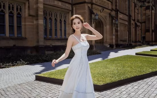 Dung tuong moi Ngoc Trinh co nha trieu do, Khanh My dau co kem