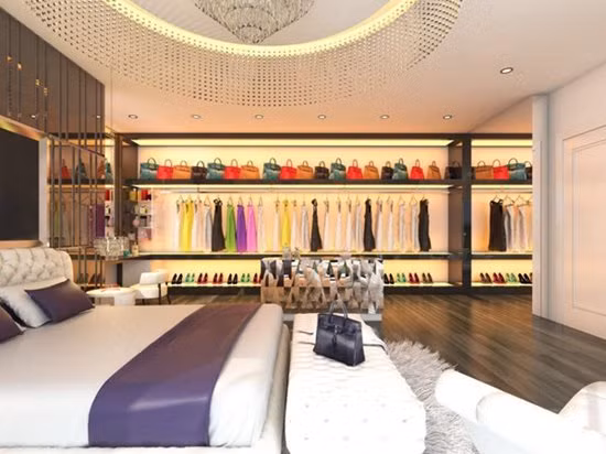 Phòng ngủ rộng lớn kết hợp ‘cửa hàng thời trang’ tiền tỷ mà hàng vạn cô gái ao ước.