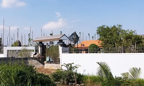 Ben trong khu biet thu xay trai phep cua TGD o Soc Trang