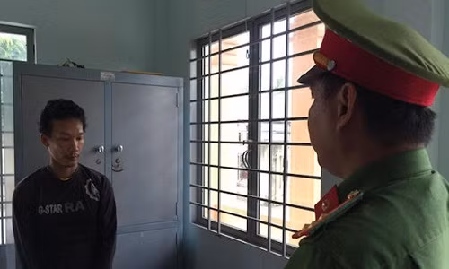 Cam bua danh cong nhan gan chet vi on khong ngu duoc