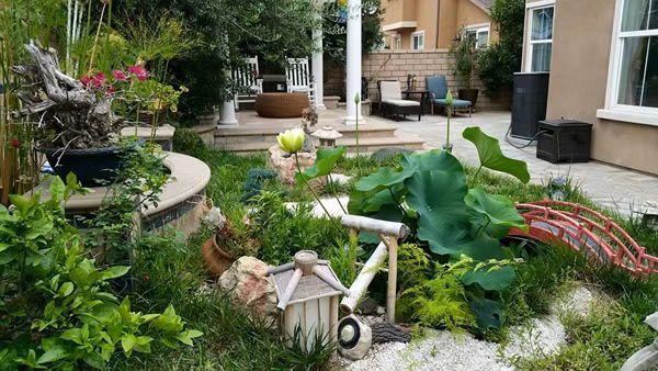 Giờ đây, Hồ Lệ Thu đã có cuộc sống khá thoải mái bên bố mẹ và con gái ở trời Tây.