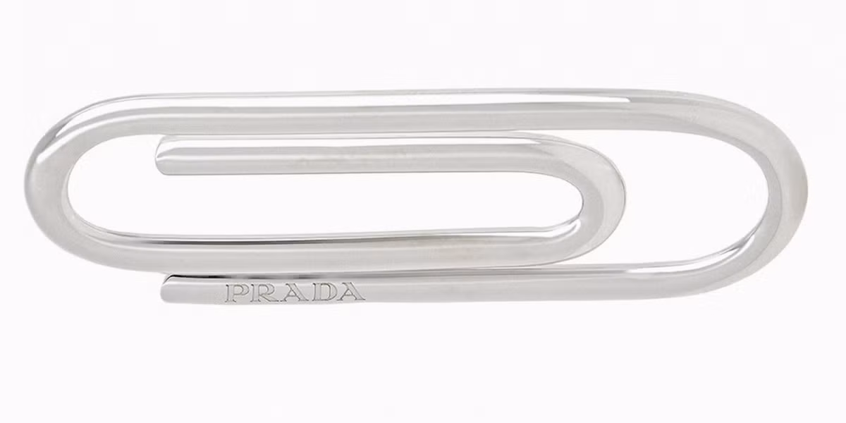 Một tài khoản trên mạng xã hội Twitter cho rằng người giàu hiện nay giàu khủng khiếp, họ sử dụng chiếc kẹp tiền giá 185 USD chỉ để ghim tiền. Ảnh: The Daily Dot.