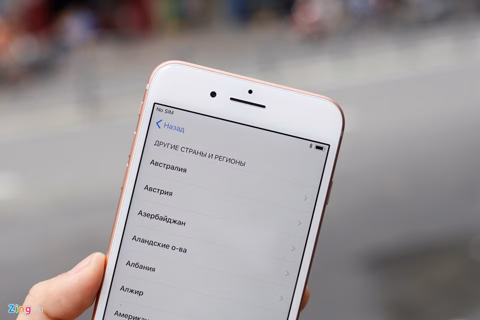 iPhone 8 có màn hình 4,7 inch, bản Plus là 5,5 inch, giữ nguyên công nghệ hiển thị so với thế hệ trước.