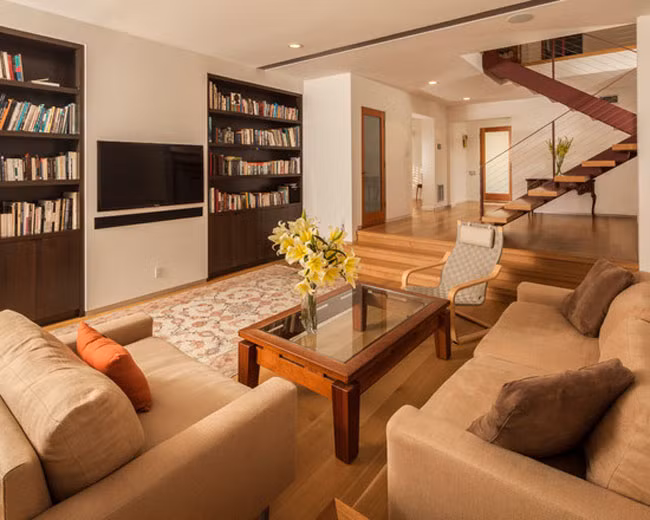 Đồ gỗ thiết kế âm tường là lựa chọn giúp bạn tiết kiệm diện tích cho căn phòng. Ảnh: Thietkekhonggiansong.