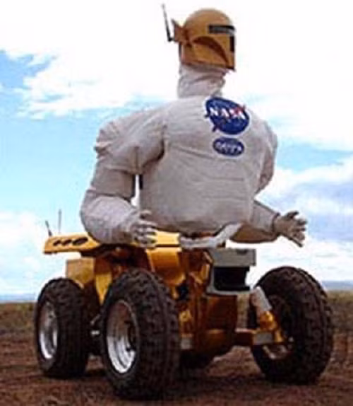 Robot Robonaut có thể thực hiện mọi nhiệm vụ của một phi hành gia. Ảnh: NASA.