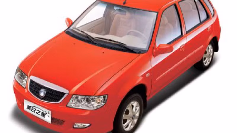 MR là mẫu xe nhỏ gọn do hãng Geely của Trung Quốc sản xuất từ năm 2000. Xe được bán với giá 5.500 USD (tương đương 125 triệu đồng). Ảnh: Autoblog.