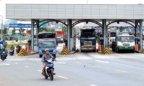 Chuan bi giam phi 54 du an BOT tren ca nuoc