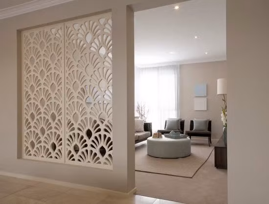 Vách trang trí đẹp với họa tiết hoa. Ảnh: Noithatducduong.