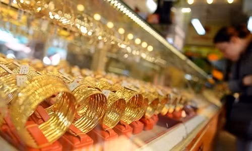 Gia vang SJC bat ngo giam manh