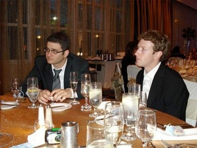 Trong vòng một tháng, nửa số sinh viên Harvard đã đăng ký thành viên của TheFacebook. Đến tháng 3, website mở rộng sang các trường đại học Yale, Columbia và Standford. Cùng những người bạn học của mình, Mark quyết định phát triển trang mạng xã hội theo hướng kinh doanh.