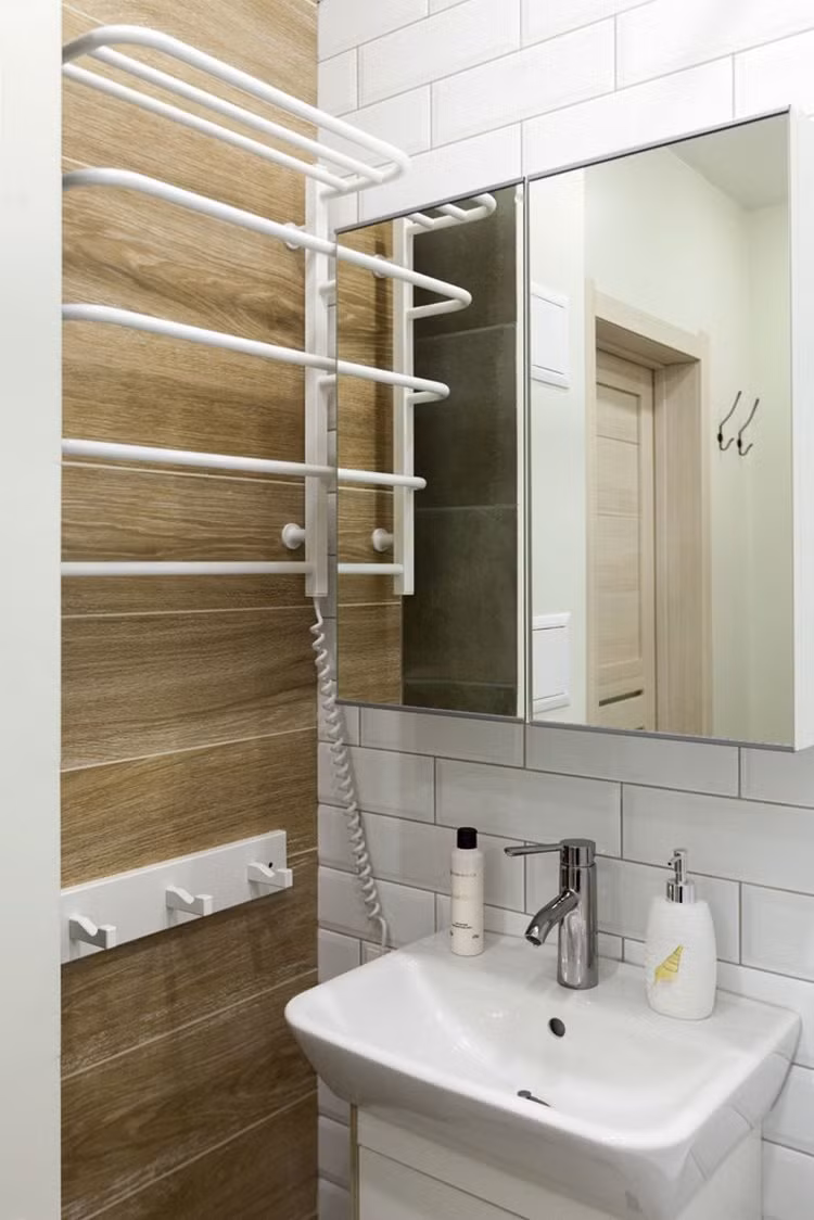 Giá để đồ treo cao tận dụng tối đa diện tích.