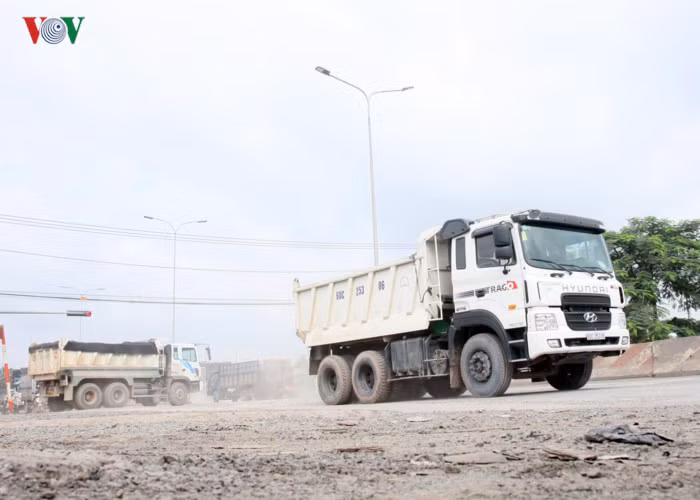 Nhiều người cho biết quá vô lý khi họ không đi một mét đường tránh nào nhưng vẫn phải đóng phí không thiếu một đồng.