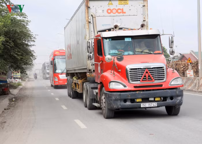 Xe ben là nguyên nhân chính phát tán bụi.