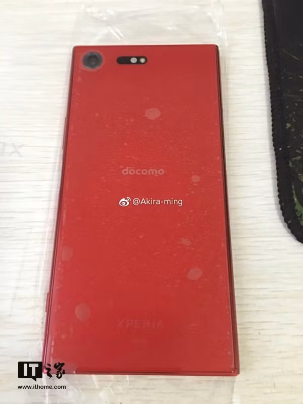 Lo anh mau do cua Sony Xperia XZ Premium-Hinh-4