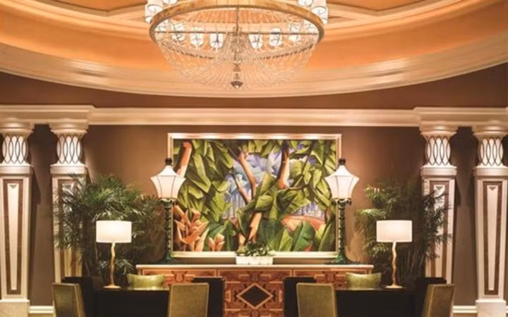 Skylofts là khách sạn có không gian phòng rộng rãi, giá 1 đêm lên đến car ngàn đô. Khách sạn này nằm trong tổ hợp MGM Grand