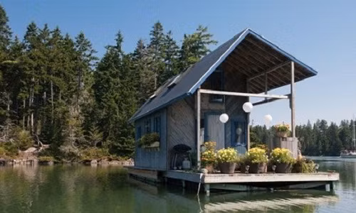 Ngôi nhà 22m2 là không gian lý tưởng cho bạn nghỉ ngơi và thư giãn mà không sợ ai gì làm phiền. Nguồn ảnh: Maine Home Design.