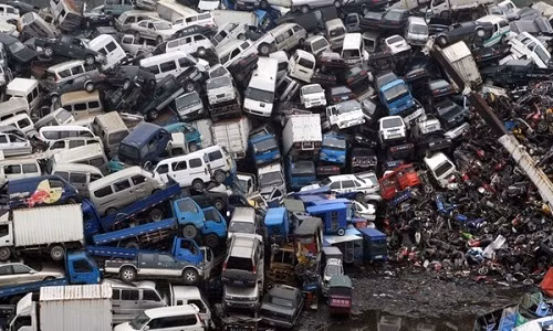 Đến nay, số lượng ô tô tại đây đã lên tới 100.000 chiếc với đủ các chủng loại xe trên toàn quốc. Ảnh: Canbanoto.