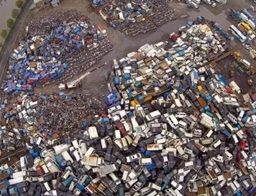 Hinh anh kinh hai trong nghia dia o to khung nhat the gioi