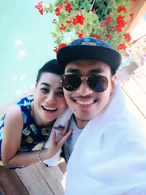 Phần lớn trong số tiền mua nhà đó, Kiều Minh Tuấn đều phải vay ngân hàng. Điều này càng khiến các fan ngưỡng mộ Cát Phượng hơn. Ảnh: Tuổi trẻ.