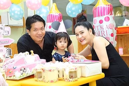 Năm 2016, Di Băng khiến bạn, bè, người thân xôn xao khi cô khoe món quà chồng tặng là căn nhà 22 tỷ. Được biết, đây là món quà ông xã dành tặng Di Băng để chào đón con gái thứ 2 chào đời. Ảnh: Khám phá.