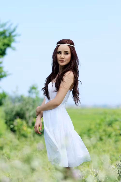 Trước Cát Phượng đã có không ít mỹ nhân Việt được bạn trai tặng nhà tiền tỷ. Năm 2012, nữ ca sĩ Vy Oanh được vị hôn phu Việt kiều tặng ngôi nhà tại Mỹ trị giá tới 5 triệu USD (khoảng 100 triệu đồng). Ảnh: Zing.