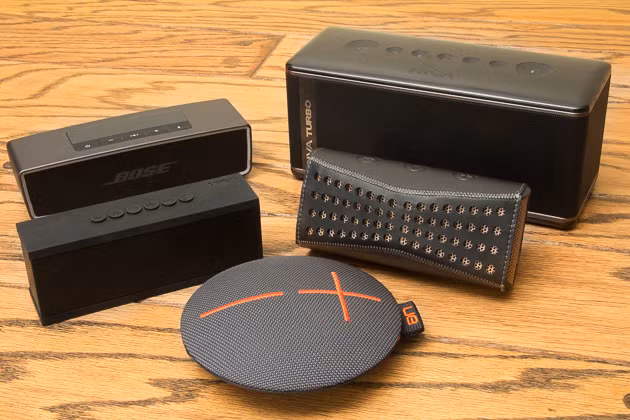 Đừng quên chọn những sản phẩm loa có công nghệ kết nối cao (như Bluetooth 4.0) để chất lượng âm thanh tốt nhất. Ảnh: The Wirecutter.