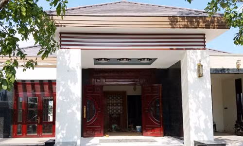 Dinh chi xay dung biet thu cua tong giam doc o Soc Trang