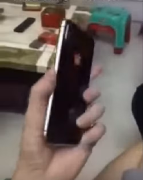 Nhiều người tỏ ra lo lắng với những sản phẩm làm nhái vô cùng tinh vi như thế này. Ảnh: Youtube.