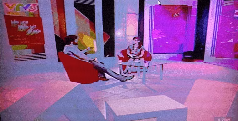 Ti vi có tiếng nói bình thường nhưng hình ảnh nhòe màu, không rõ. Lý do có thể là đầu dây kết nối cáp bị lỏng hay đường truyền tín hiệu không ổn định. Ảnh: Điện máy xanh.