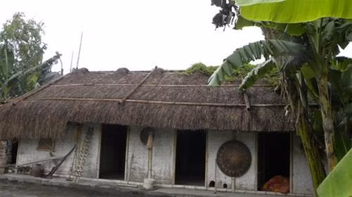 Ngôi nhà đất 3 gian chính và 2 buồng. Ảnh: Diaoconline.