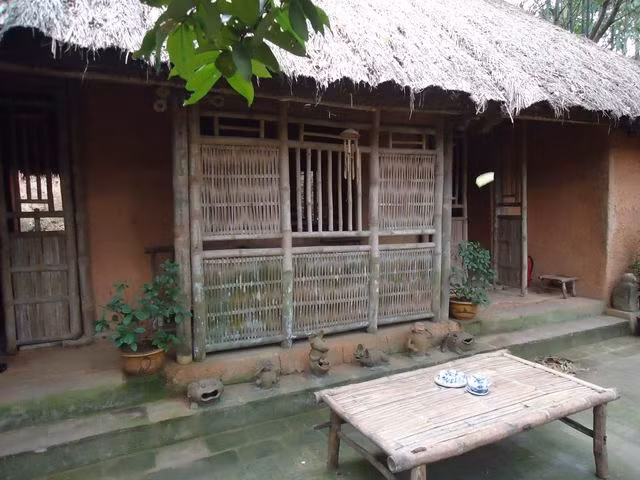 Cây xoài, cây mít...cưa xẻ làm kèo, làm xà. Ảnh: Art2all.