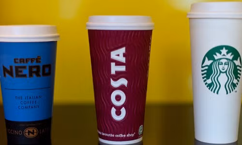 Kinh hoang da vien cua Starbucks nhiem vi khuan co trong phan nguoi