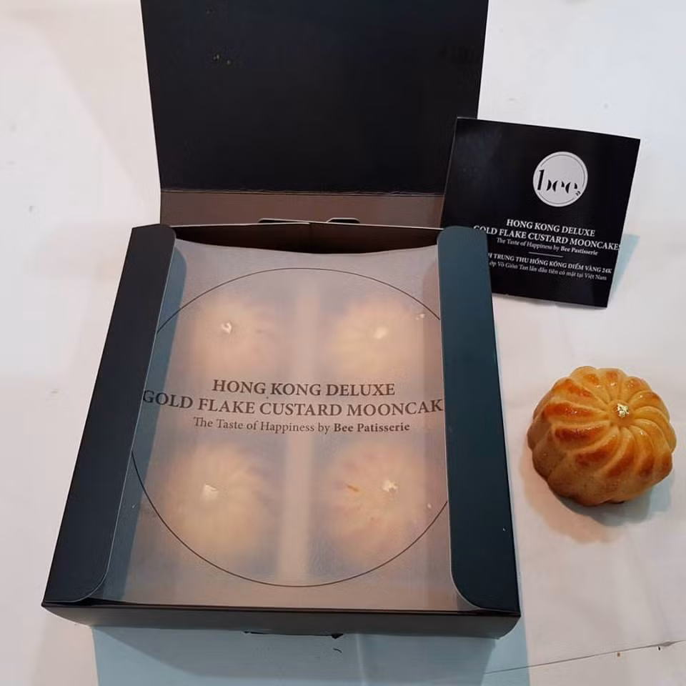 Theo một số chủ cửa hàng, lượng khách đặt loại bánh này dự kiến sẽ còn tăng mạnh từ nay đến Trung thu. Ảnh: Facebook