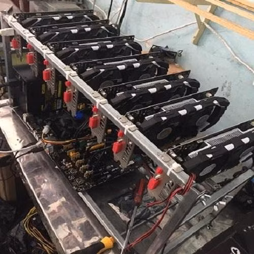 Nếu máy giải thành công thuật toán thì người chơi được Bitcoin. Máy "đào" được nhiều Bitcoin hay không cũng là may rủi. Ảnh: Vitinhlehuy.