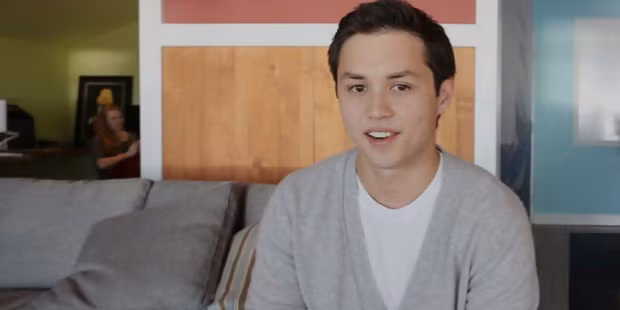 Bobby Murphy, đồng sáng lập Snap cũng là bạn thân của Evan Spiegel là cựu sinh viên khoa Toán và Khoa học máy tính của Đại học Stanford. Anh hiện đang sở hữu 3,2 tỷ USD. Ảnh: Success Stories.