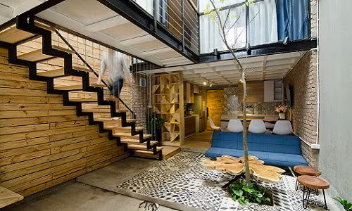 Chỉ có diện tích 46m2 nhưng ngôi nhà 2 tầng nằm trên phố Hoàng Văn Thái, Hà Nội bất cứ ai nhìn thấy cũng phải ngạc nhiên, trầm trồ bởi thiết tinh tế không khác nhà Tây.