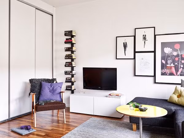 Khu vực tiếp khách đơn giản mà vẫn sang trọng.