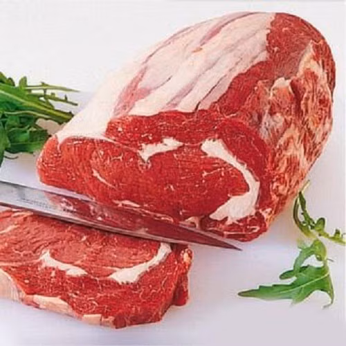 Thịt bò Úc có độ mềm và dẻo hơn thịt bò nội địa. Ảnh: CleverFood.