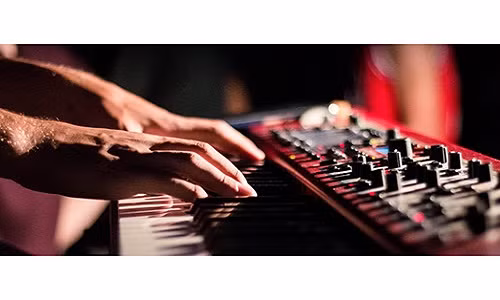 Lan dau tien robot tao ra nhung am thanh chua tung xuat hien