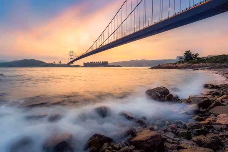 Cầu Thanh Mã: Cây cầu nối liền 2 hòn đảo Thanh Y và Mã Loan dài 1.377 m. Khi được khánh thành năm 1997, Thanh Mã là cây cầu dài thứ 2 trên thế giới. Hiện nay, cây cầu 6 làn xe này vẫn nằm trong top 10 cây cầu dài nhất thế giới.