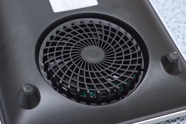 Ngoài ra, bếp còn có quạt tản nhiệt cỡ lớn giúp làm nguội bếp nhanh chóng, giúp tăng tuổi thọ bếp. Ảnh: Điện máy xanh.