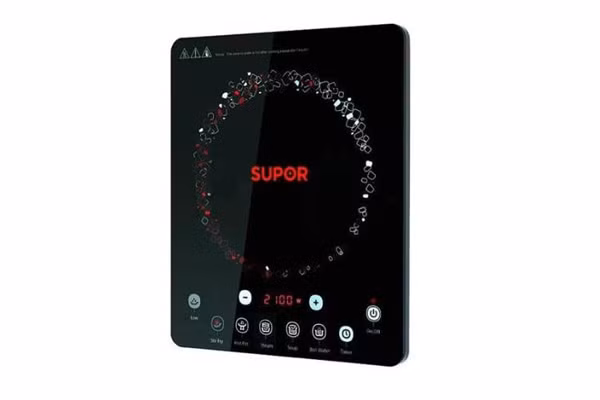 Bếp điện từ cảm ứng Supor SDHC17VN-210 có màn hình LED hiển thị công suất nấu,mặt điều khiển cảm ứng siêu nhạy. Ảnh: Mediamart.