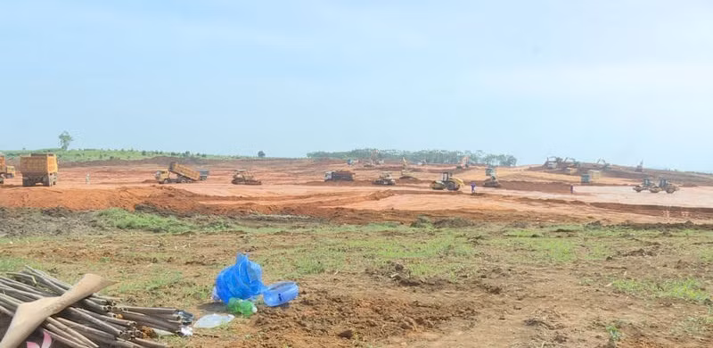 Các đơn vị thi công phụ vụ dự án. Ảnh: Truyền hình Nghệ An.