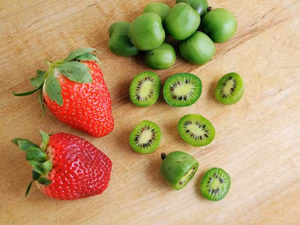 Thậm chí nó còn bé hơn cả quả dâu tây. Ảnh: AliExpress.