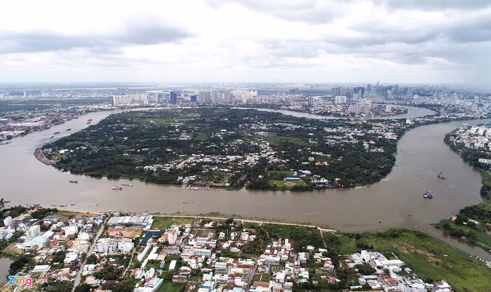 Khu đô thị Thanh Đa - Bình Quới được phê duyệt từ năm 1992. Năm 2004, TP.HCM giao cho Tổng công ty Xây dựng Sài Gòn đầu tư. Đơn vị này không triển khai vì thiếu năng lực. Đến cuối năm 2015, liên danh Bitexco - Emaar Properties PJSC (Dubai) được chỉ định đầu tư dự án với tổng vốn hơn 30.717 tỷ đồng. Diện tích dự án tới 426,93 ha (toàn bộ phường 28, Bình Thạnh). Hiện Emaar Properties PJSC đã rút lui vì không đủ kiên nhẫn chờ giao đất sạch.